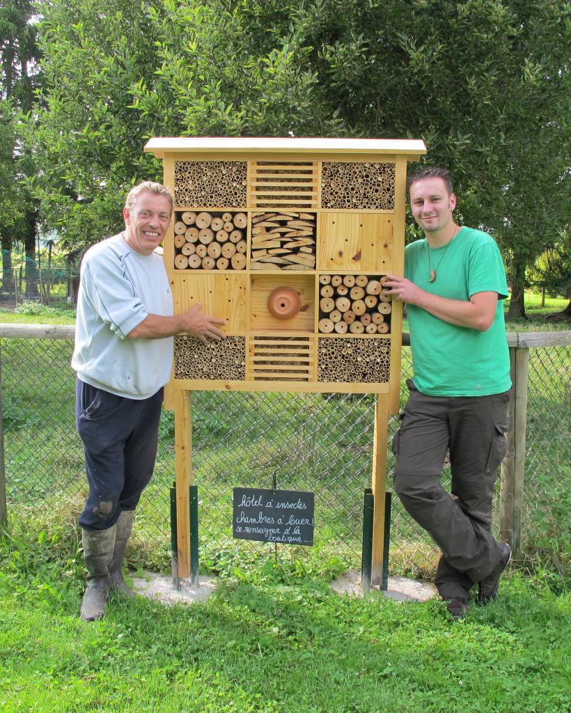 roland le jardinier et son hotel à insectes